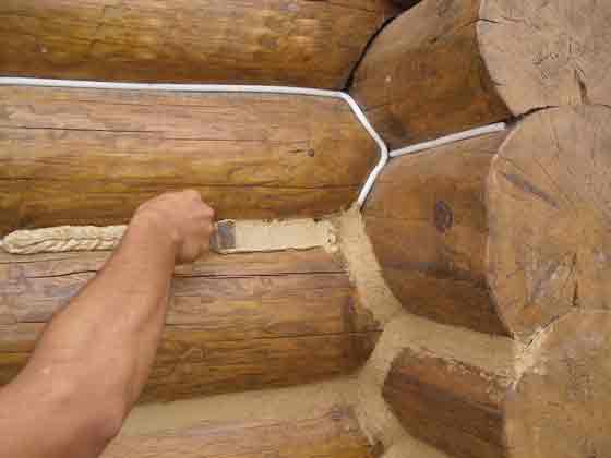 Как устранить трещины в стенах деревянного дома