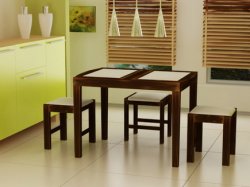 Кухонный стол — обычный и с элемен-тами резьбы