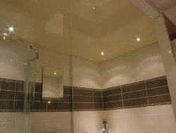 Подвесной потолок в ванной – устанавливаем сами