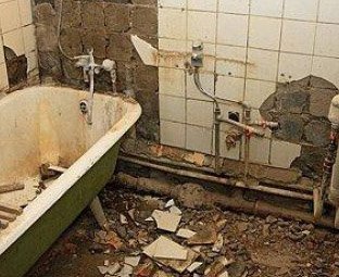 Как демонтировать старую ванну
