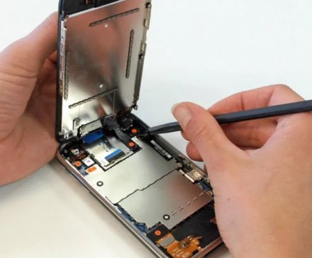 Когда необходим ремонт iPhone