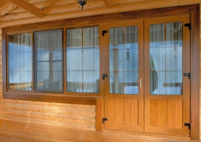 Окна из натуральной древесины для веранды