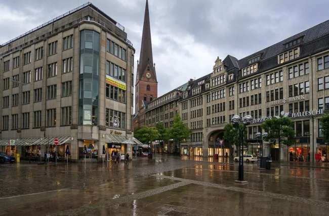 Путешествие на автомобиле по Европе: Прекрасный, но дождливый Гамбург