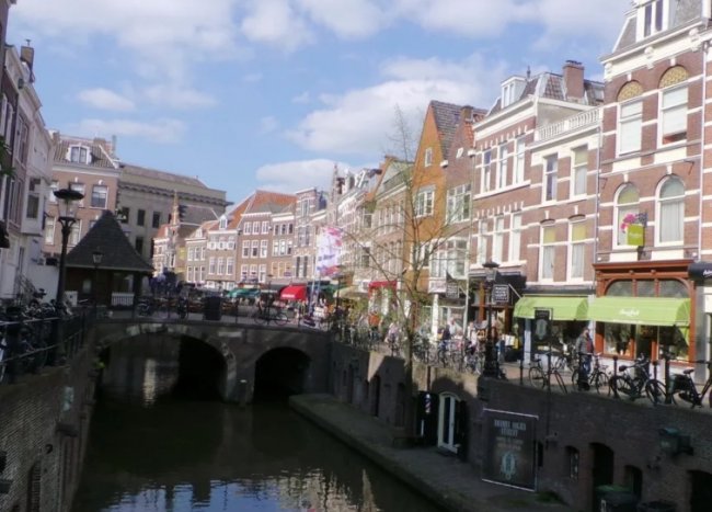 Путешествие на автомобиле по Европе: Первые впечатления о Голландии и прогулка по Утрехту