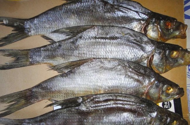 Как определить свежесть и качество вяленой рыбы?
