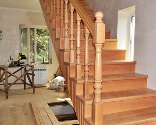 Как изготовить лестницу на второй этаж своими руками из дерева