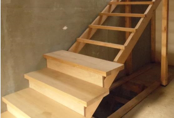 Как сделать лестницу на второй этаж своими руками